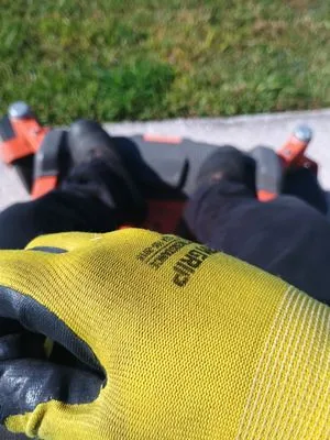 Ant Lawn & Bikes Logo