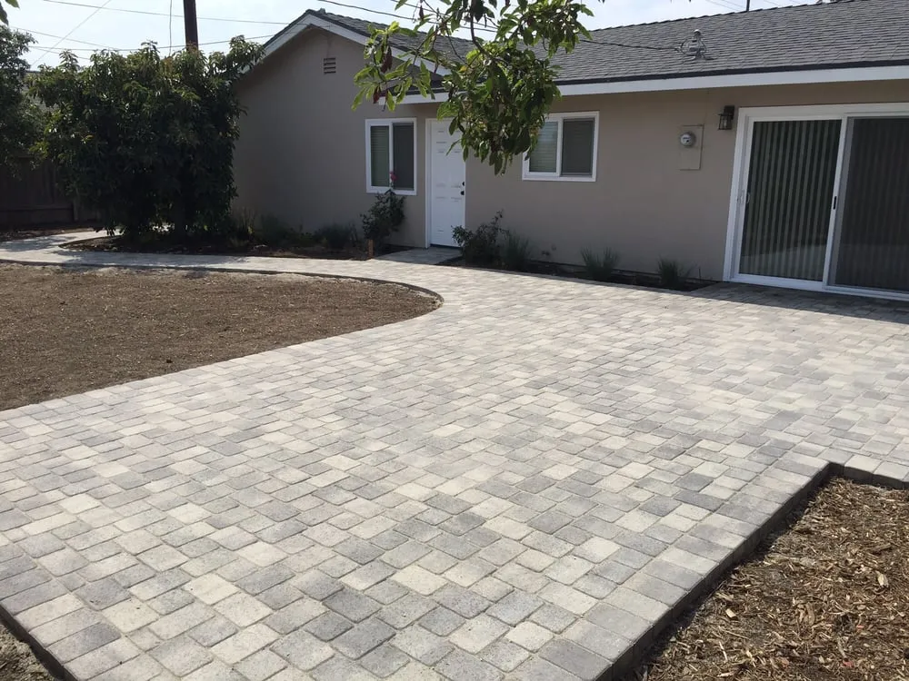 Custom lawn care service in Thousand Oaks, CA - Anthony Marshall Landscape