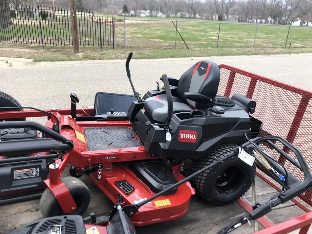 Top-rated landscaping services experts serving Peoria, IL - Anthony Ray Lawn Care