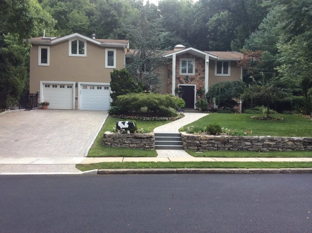 Trusted yard cleanup service in Ridgefield, NJ by Antine Landscape