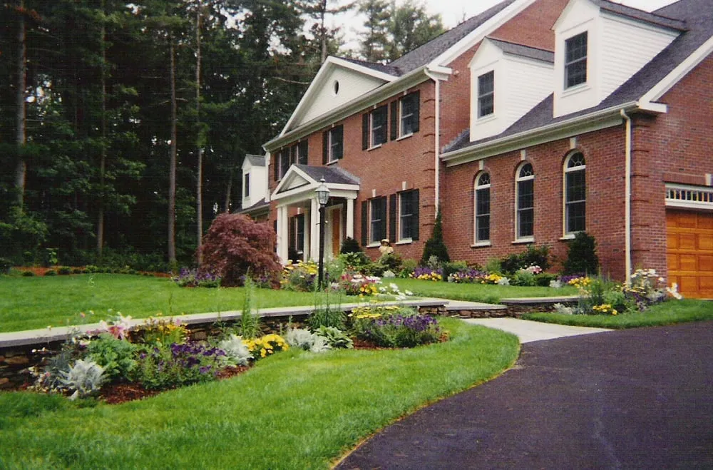 Expert lawn mowing service in White Plains, NY by Antonino D'amore Landscaping Gardening