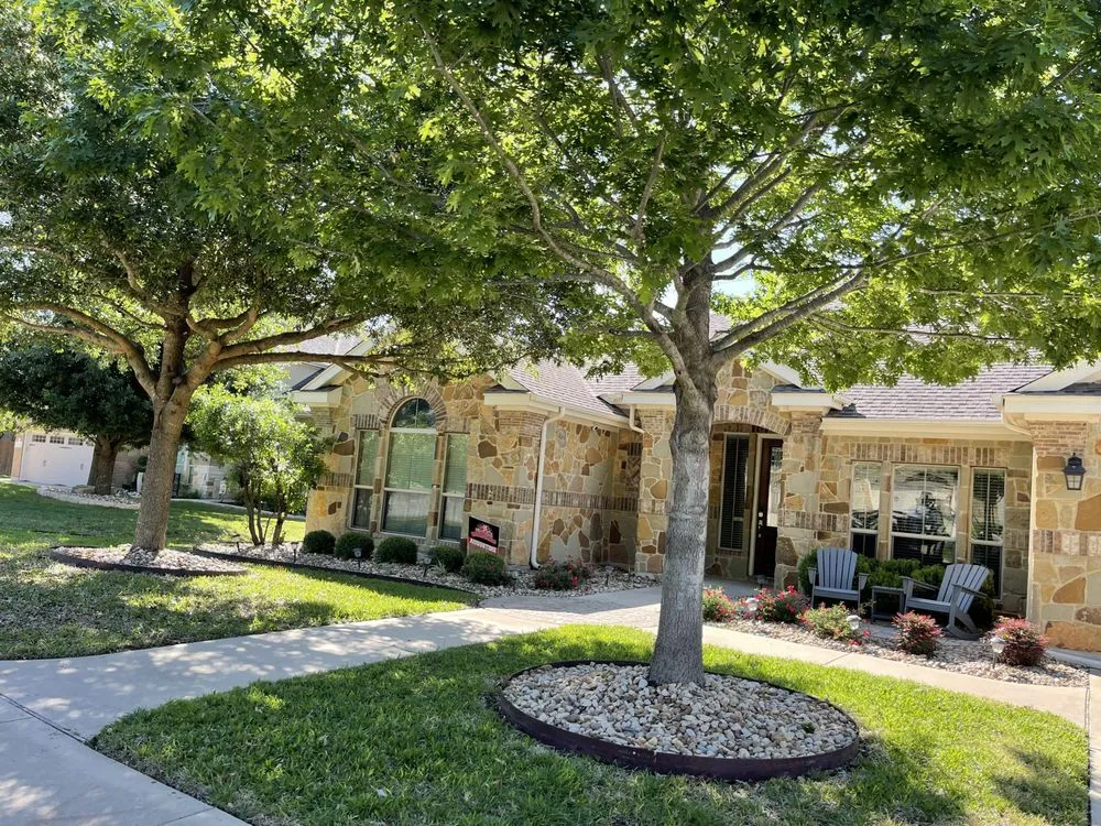 Professional residential landscaping experts serving Austin, TX - Antonio Garcias services