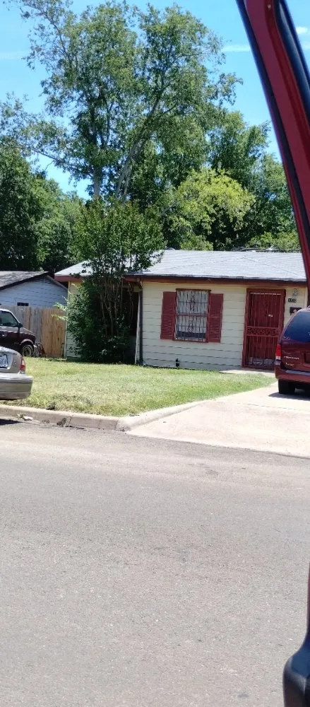 Reliable lawn care service for residential properties across Killeen, TX - Antonio Landscaping Paradise