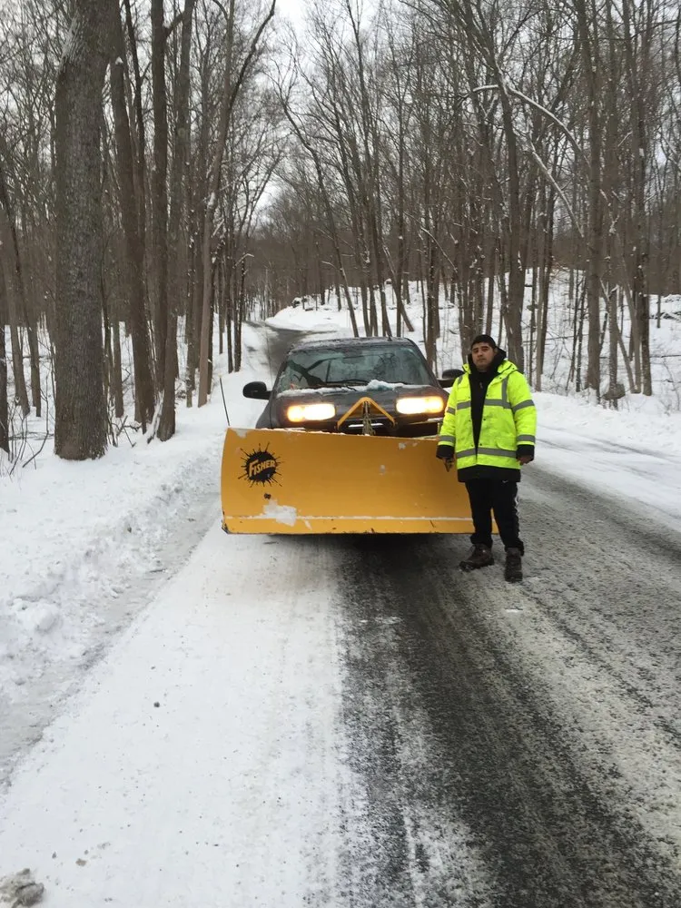 Custom lawn care service near you across Trumbull, CT - Antonio Landscaping Services