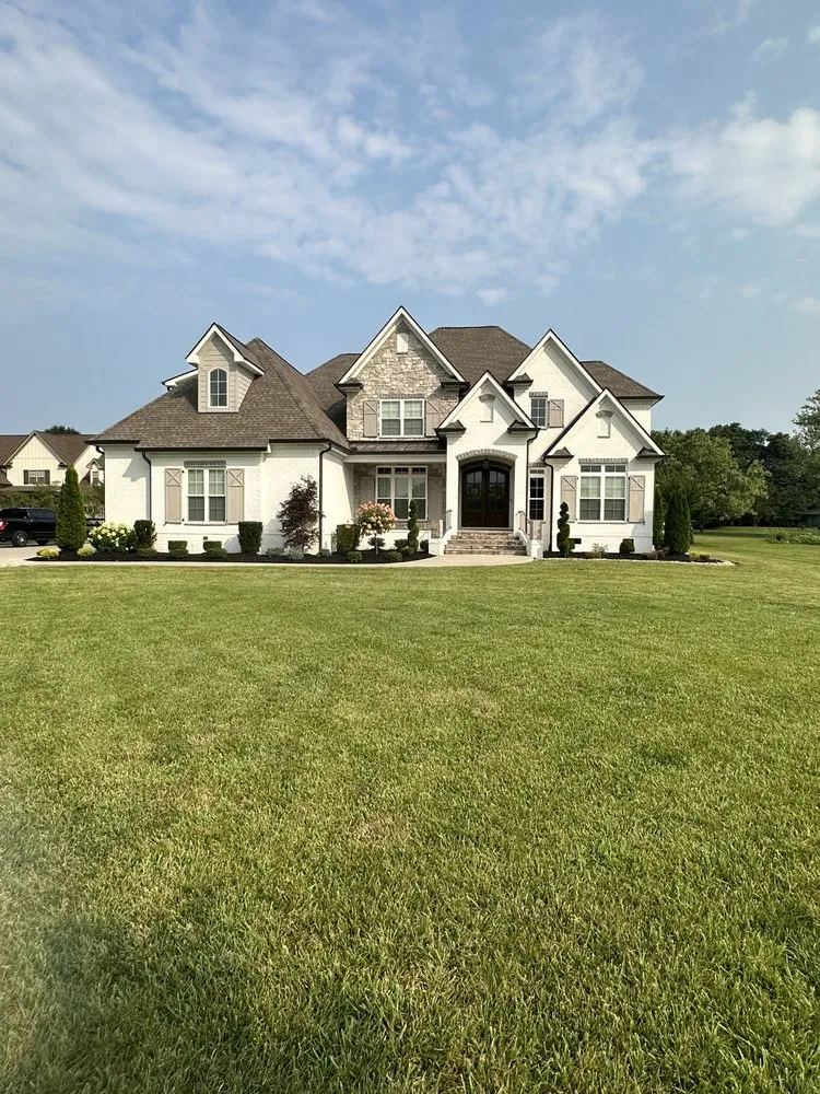 Expert yard cleanup service experts serving Murfreesboro, TN - Antonio Lawn Service