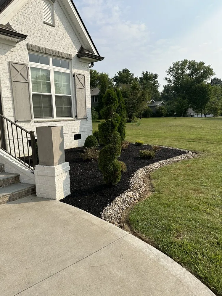 Custom lawn care service in Murfreesboro, TN by Antonio Lawn Service