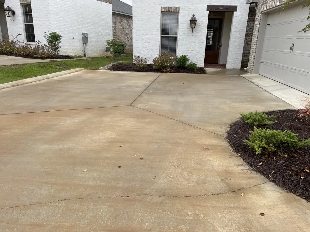 Affordable lawn mowing service for homes across Jackson, MS - Antonio Pro Lawn Care