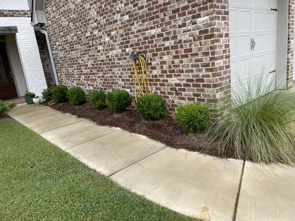 Expert garden landscaping experts serving Jackson, MS - Antonio Pro Lawn Care