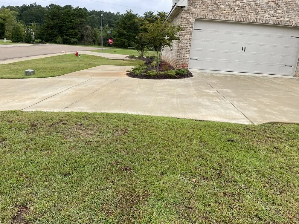 Expert lawn care service in Jackson, MS - Antonio Pro Lawn Care