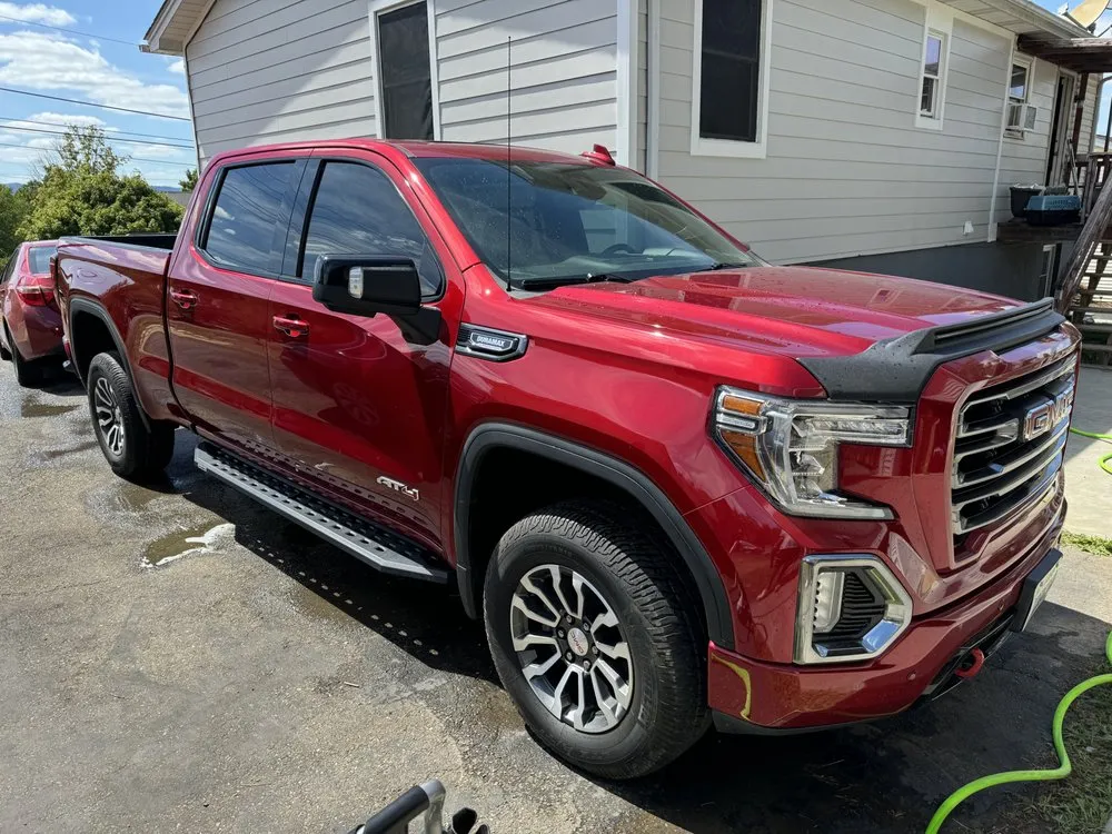 Trusted yard cleanup service for year-round maintenance in Catlett, VA by Antonio’s Detailing & pressure washing services