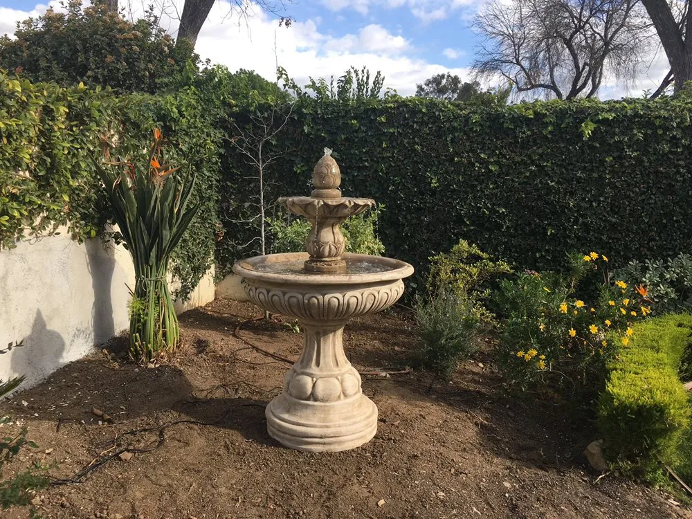 Expert lawn mowing service in San Fernando, CA - Antonio's Fountain Services