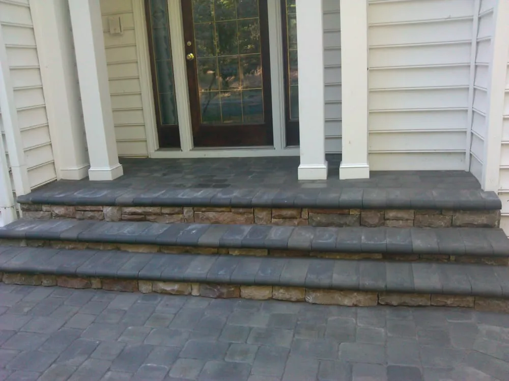 Affordable lawn mowing service in Alexandria, VA by Antonio's Landscaping & Hardscaping