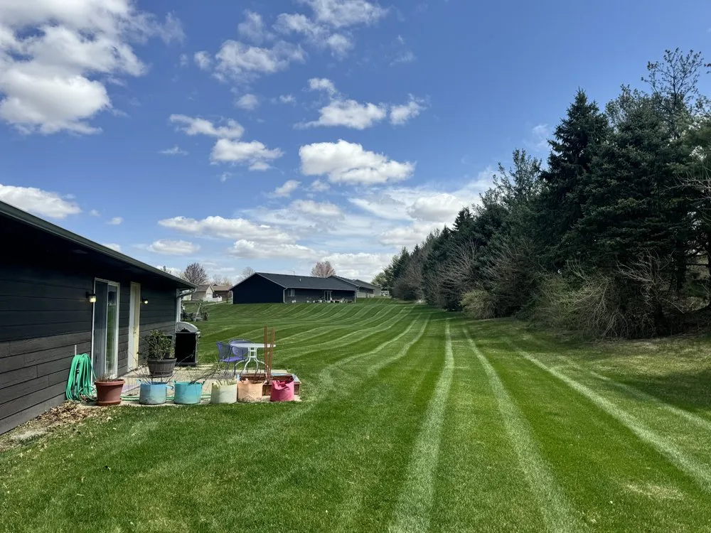 Local landscape design in Urbandale, IA - Antonios mobile detailing