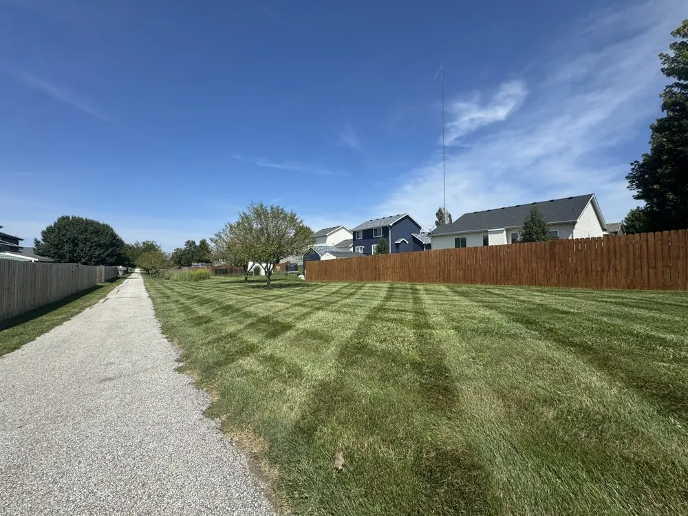 Custom lawn mowing service experts serving Urbandale, IA - Antonios mobile detailing