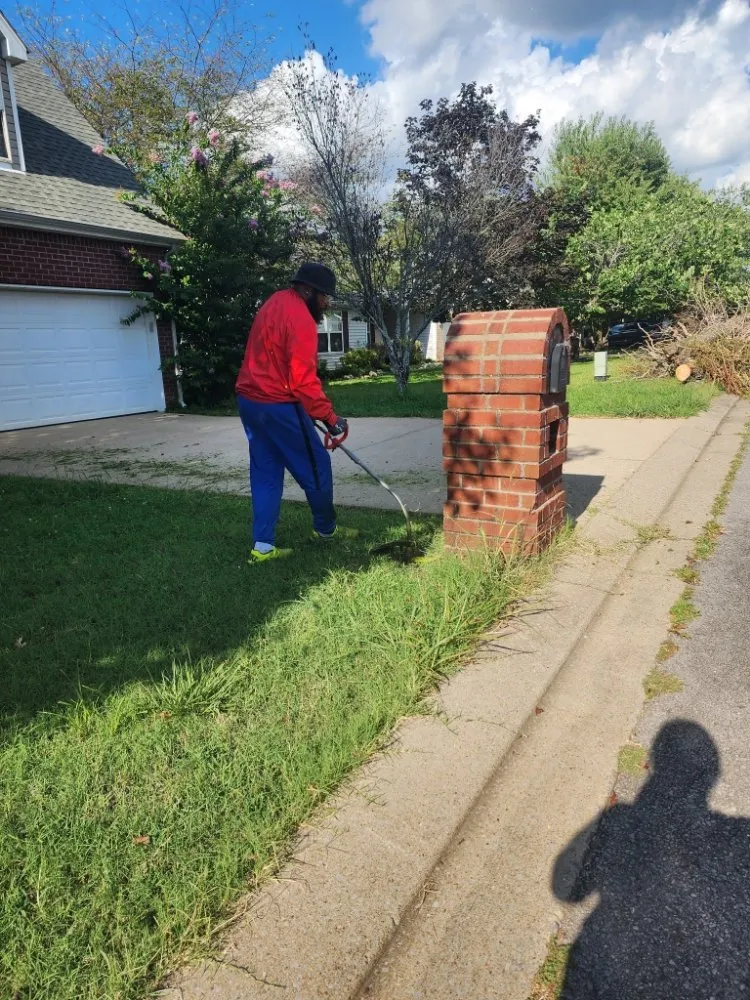 Top-rated lawn mowing service in Murfreesboro, TN - Antwan Lawn Care Services