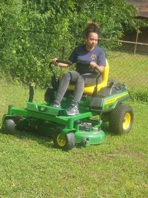 Antwan Lawn Care Services Logo