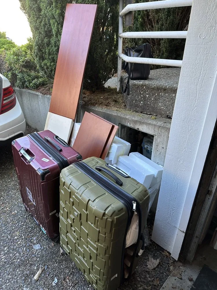 Trusted yard cleanup service in Seattle, WA by Anytime Hauling & Labour Services