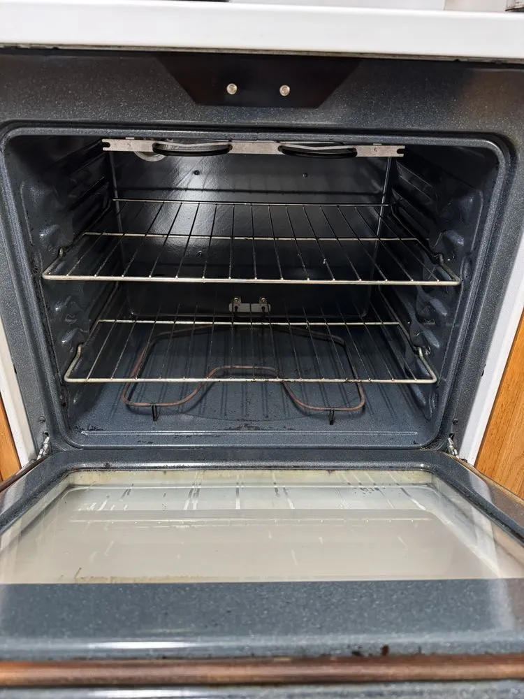 Top-rated lawn care service for homes across Norfolk, VA - Ao Cleaning Service