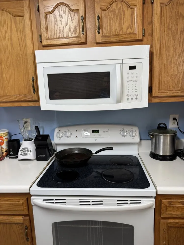 Affordable lawn mowing service in Norfolk, VA by Ao Cleaning Service