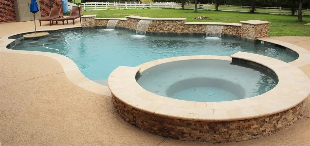 Top-rated garden landscaping in Conroe, TX - AO Platinum Pools