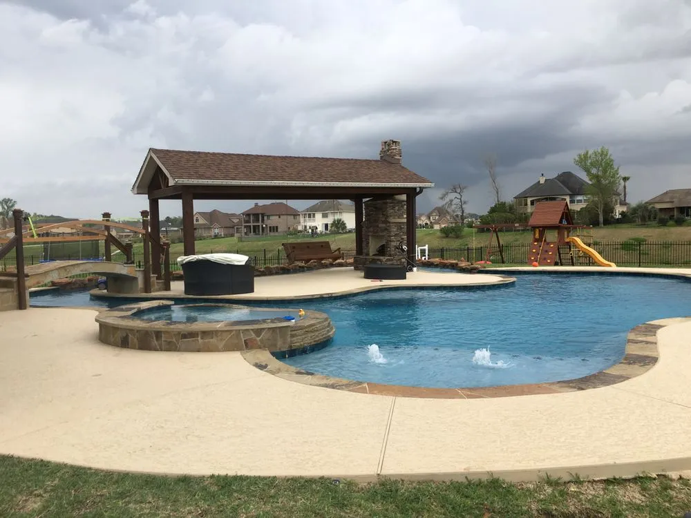 Trusted yard cleanup service in Conroe, TX by AO Platinum Pools