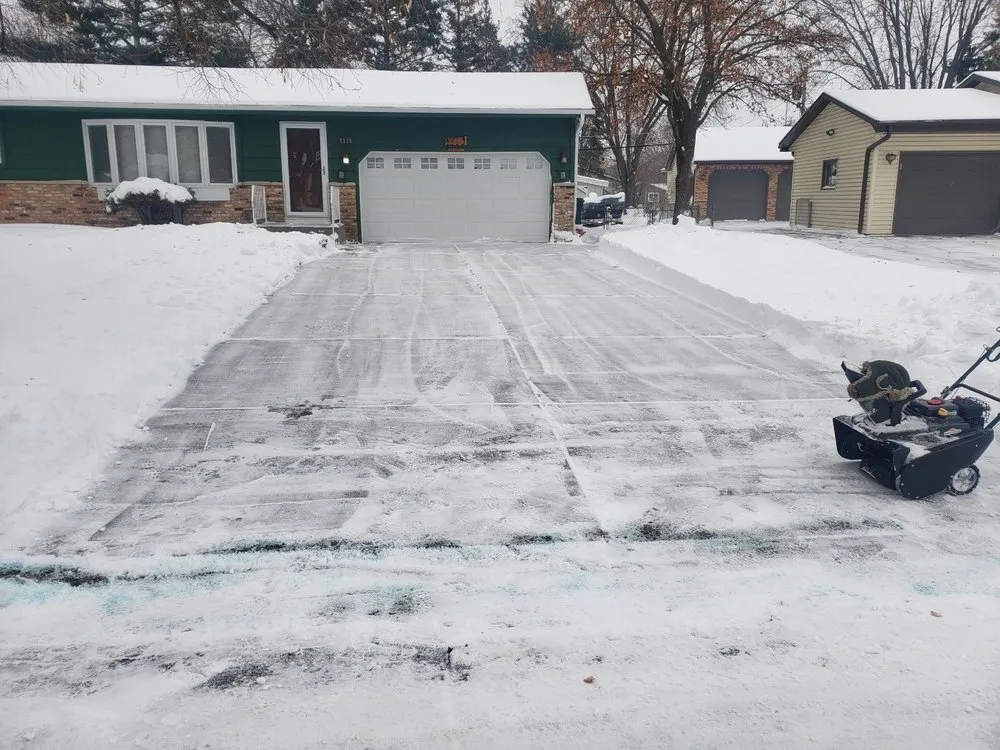 Local outdoor landscaping experts serving Saint Paul, MN - Aok Landscaping & snow removal