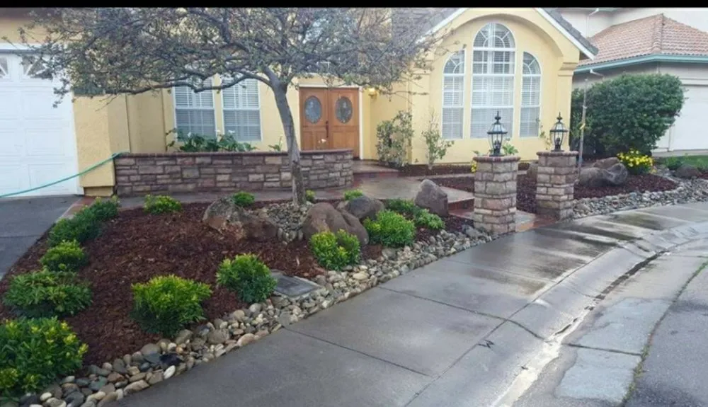 Top-rated garden landscaping experts serving Rancho Cordova, CA - Apache Landscaping and Tree Care