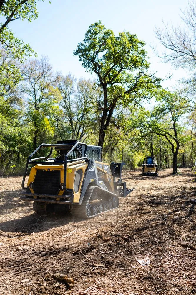 Affordable landscaping services for outdoor upgrades in Robinson, TX by Apache Mulching