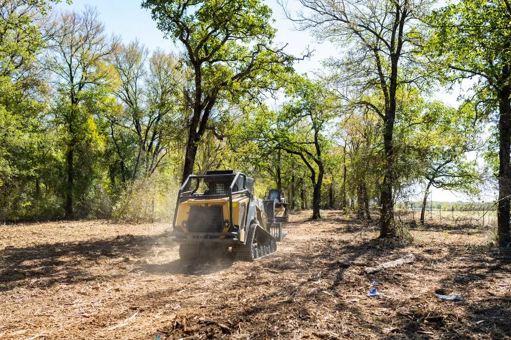 Custom garden landscaping experts serving Robinson, TX - Apache Mulching