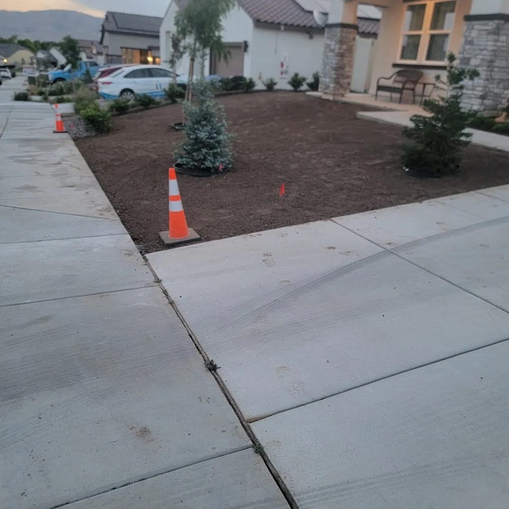 Expert yard maintenance experts serving Panorama City, CA - Aparicio Gardening