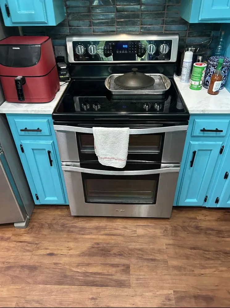 Affordable lawn mowing service in Killeen, TX by Apex Clean & Green