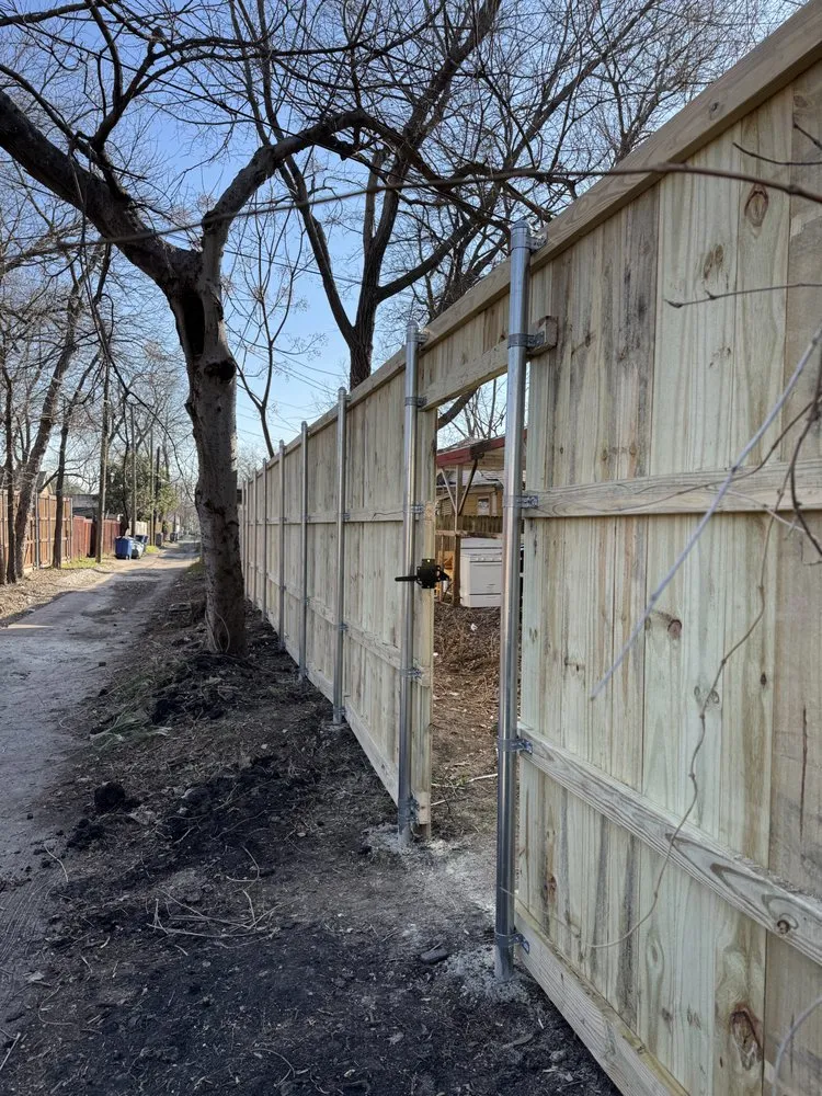 Trusted lawn care service experts serving Dallas, TX - Apex Construction & Landscaping