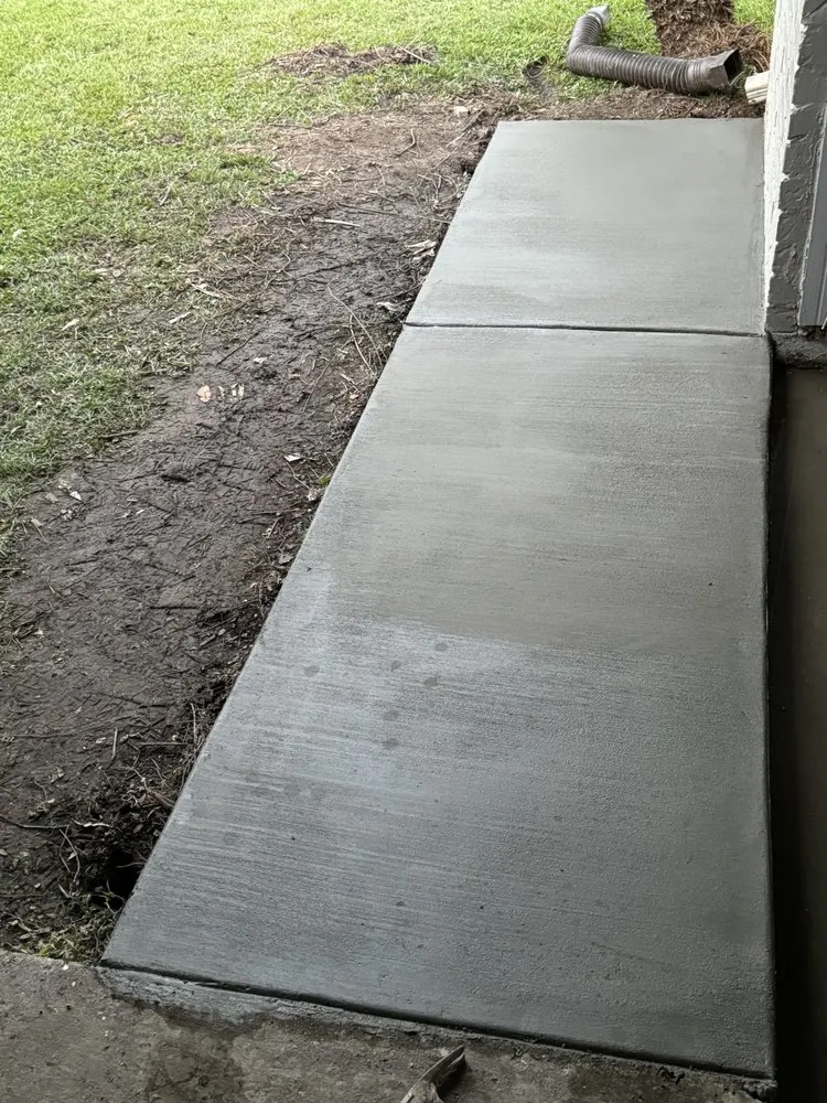 Affordable lawn mowing service in Baton Rouge, LA by Apex Construction Group