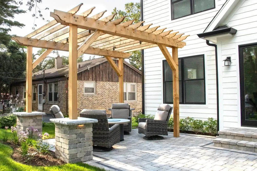 Local yard cleanup service experts serving Hawthorn Woods, IL - Apex Landscaping