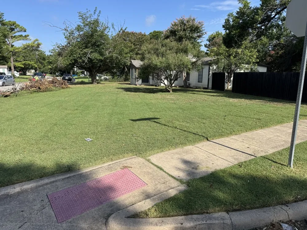 Professional yard maintenance experts serving Burleson, TX - Apex Lawn & Landscape