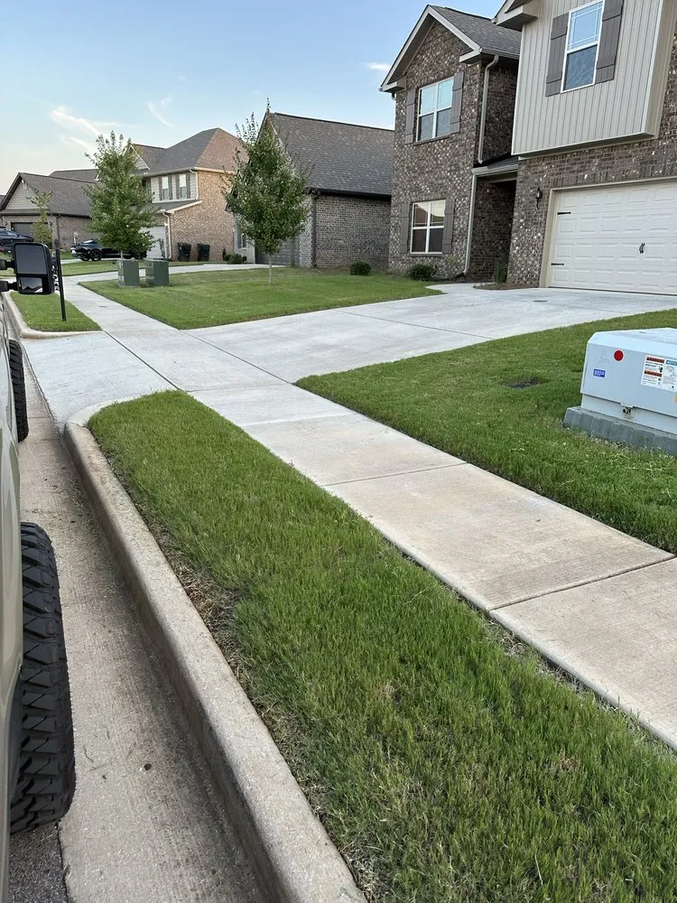 Affordable yard cleanup service experts serving Huntsville, AL - Apex Lawn Care