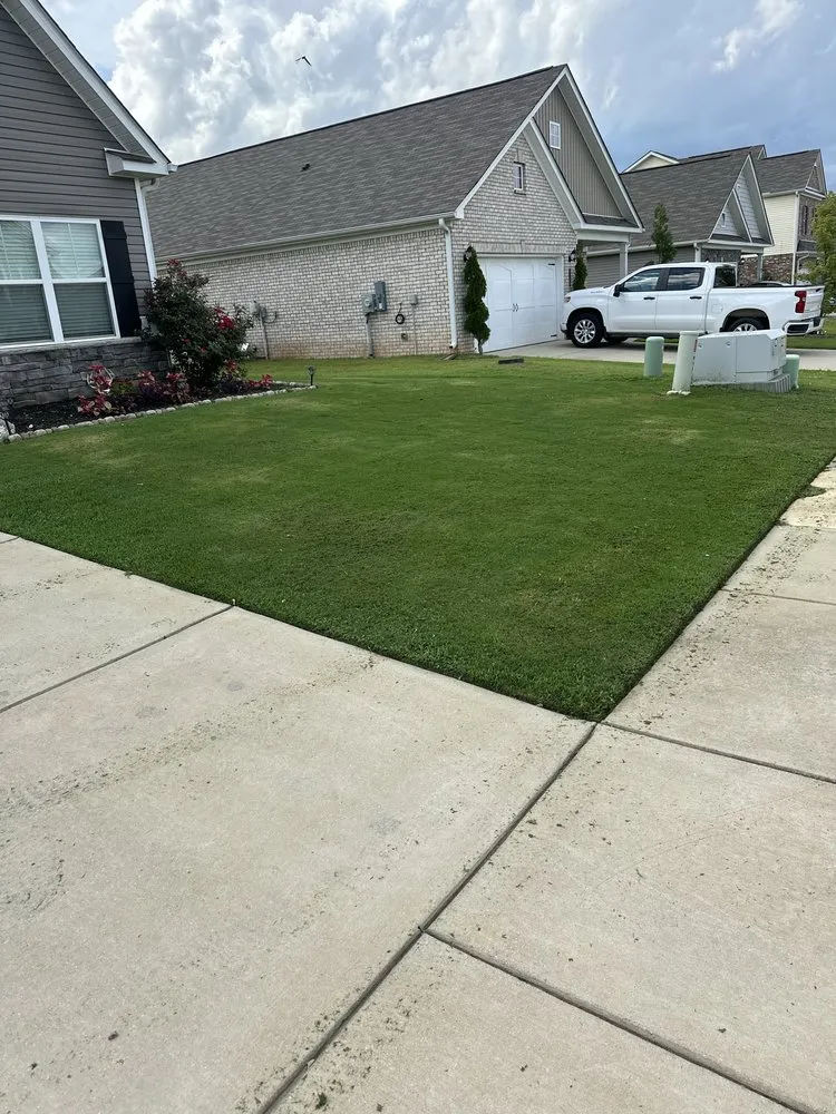 Expert lawn mowing service experts serving Huntsville, AL - Apex Lawn Care
