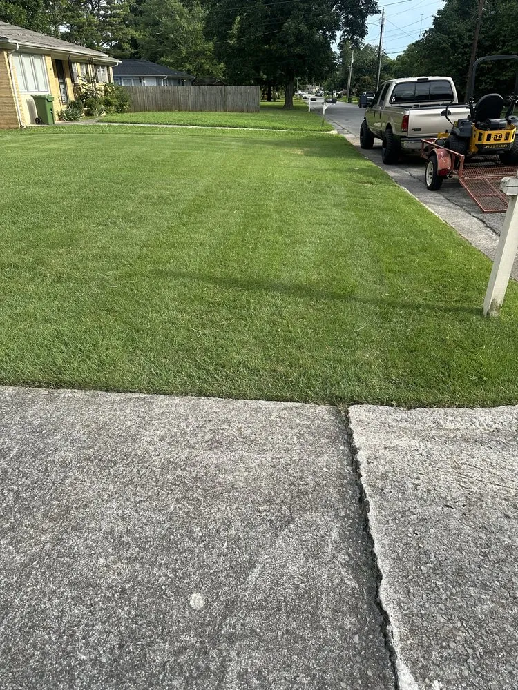 Affordable residential landscaping experts serving Huntsville, AL - Apex Lawn Care