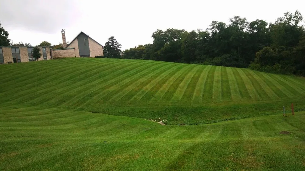 Local yard cleanup service with custom design in Frankfort, KY by Aphix