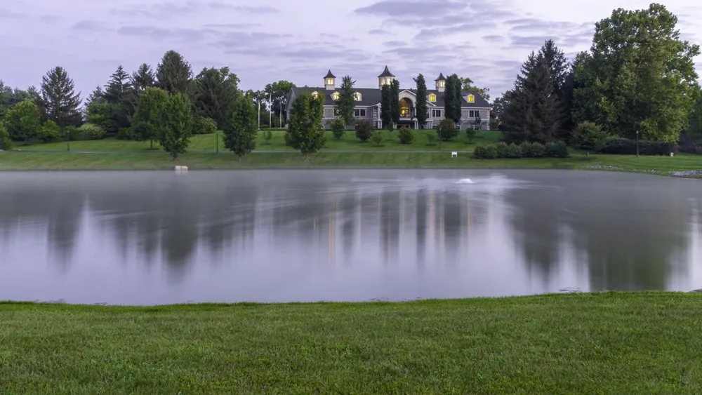 Top-rated lawn care service in Frankfort, KY by Aphix