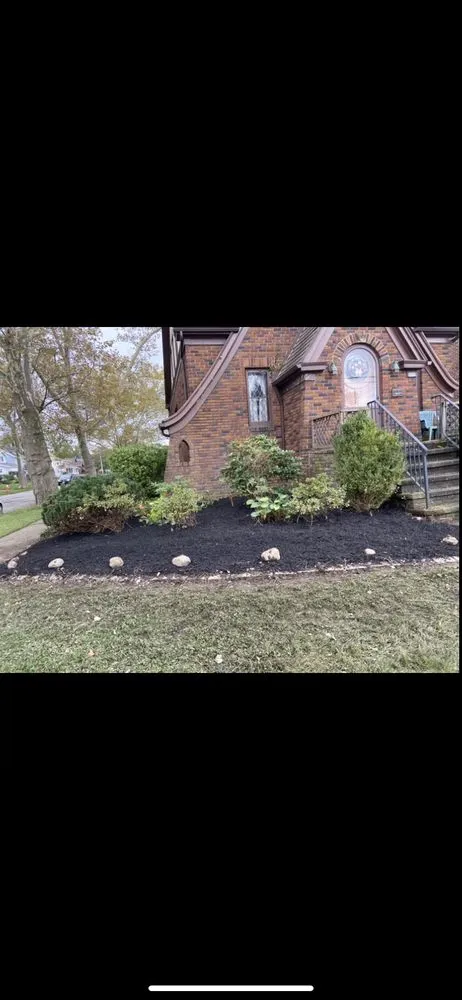 Affordable yard maintenance with custom design in North Ridgeville, OH by Apj enterprise