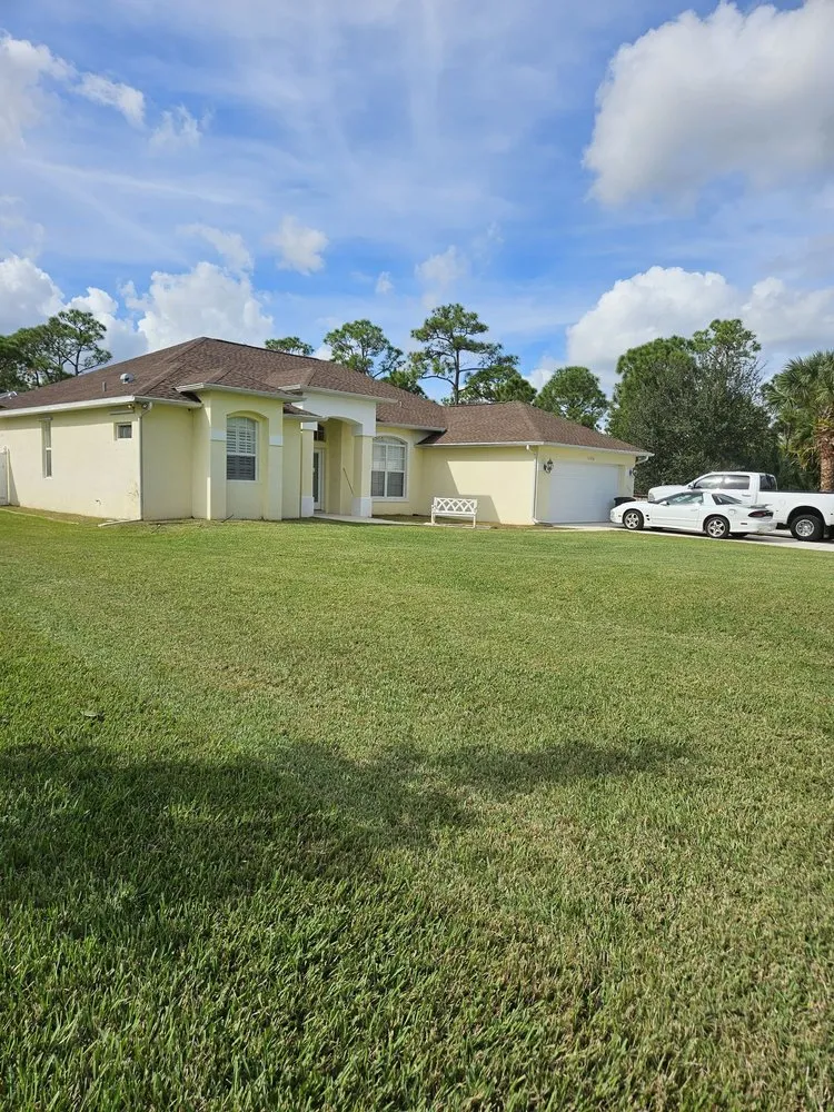 Professional residential landscaping experts serving Stuart, FL - Aplus lawns
