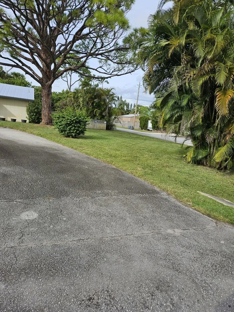 Local landscaping services in Stuart, FL - Aplus lawns