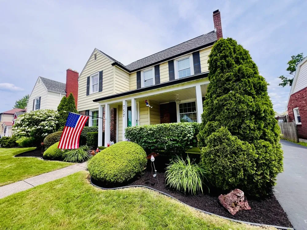 Custom landscape design experts serving Niagara Falls, NY - Apocalistip Juliel Landscaping