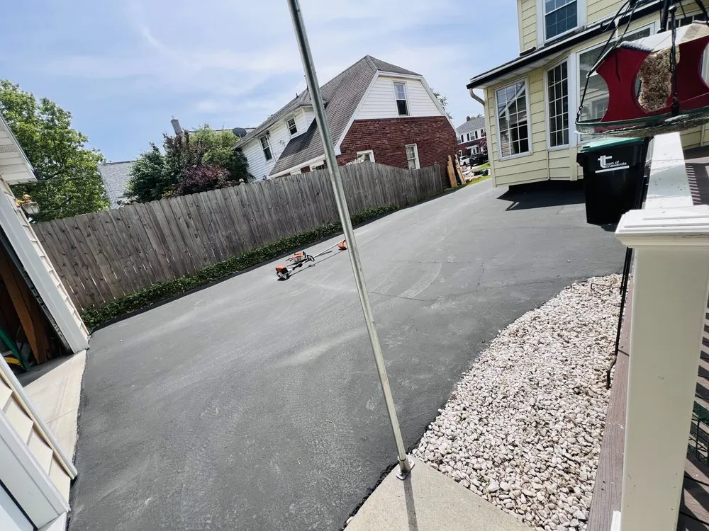 Affordable residential landscaping in Niagara Falls, NY - Apocalistip Juliel Landscaping