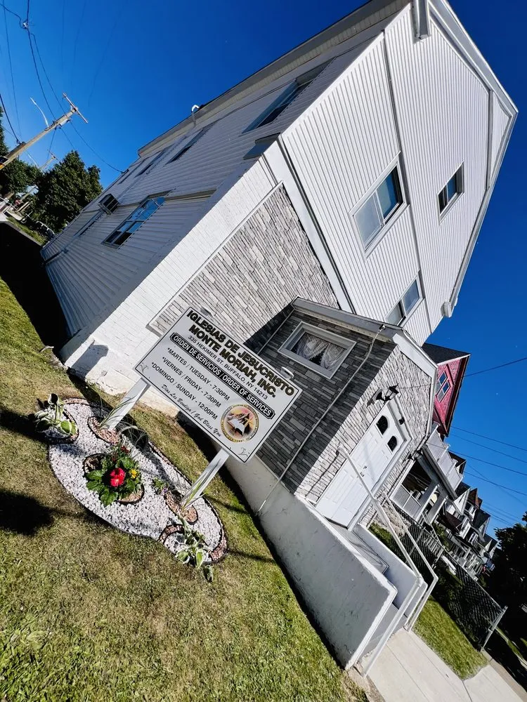 Top-rated yard cleanup service in Niagara Falls, NY by Apocalistip Juliel Landscaping