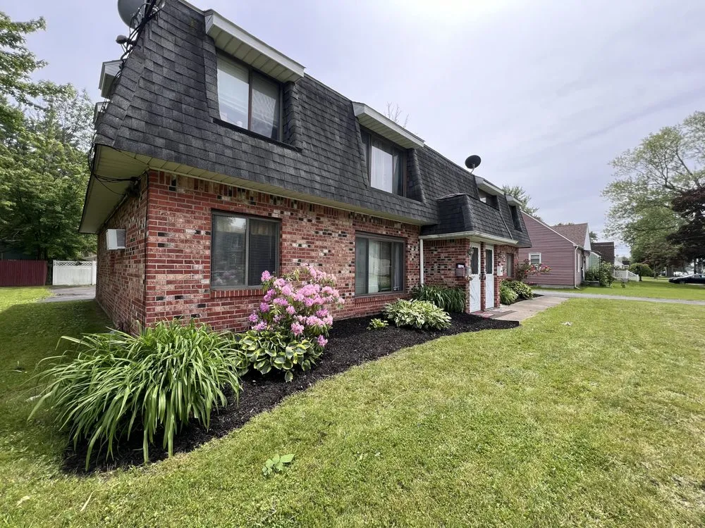 Expert lawn mowing service for beautiful yards across Niagara Falls, NY - Apocalistip Juliel Landscaping