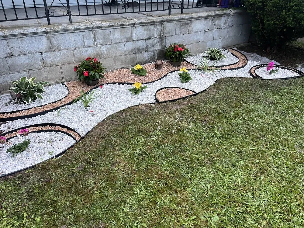 Local lawn mowing service in Niagara Falls, NY - Apocalistip Juliel Landscaping