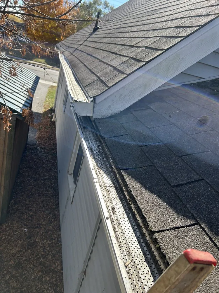 Local lawn care service in Lafayette, IN by Apollo Bladez