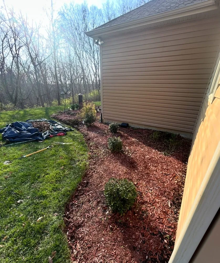 Affordable yard maintenance for homes in Lafayette, IN by Apollo Bladez